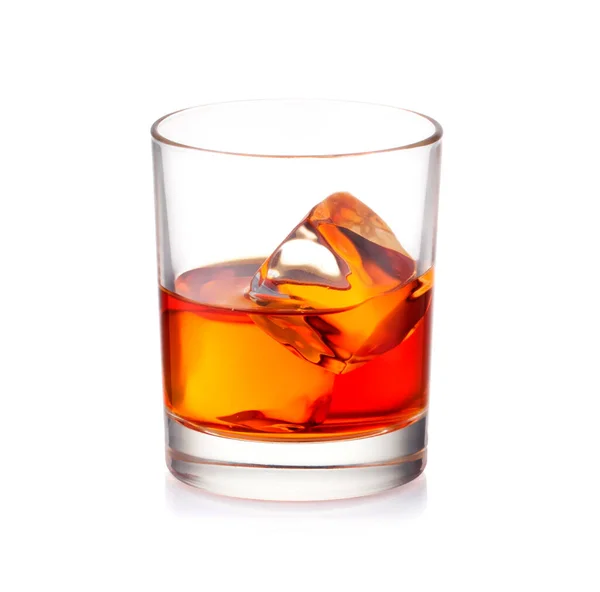 威士忌玻璃上白色隔离 免版税图库图片