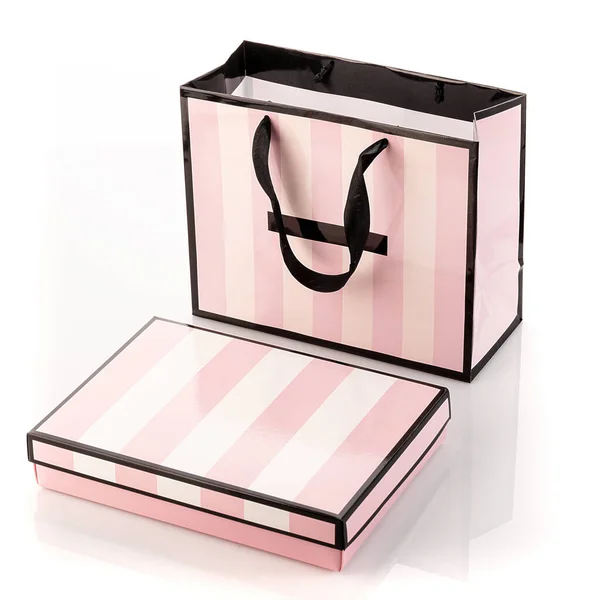 Ροζ Ριγέ Κουτί Για Δώρο Πάει Ψώνια Απομονωμένο Λευκό Φόντο — Φωτογραφία Αρχείου