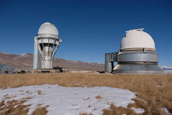 アルマトイ カザフスタン 2020 天山天文台 太陽光発電所の建設 — ストック写真