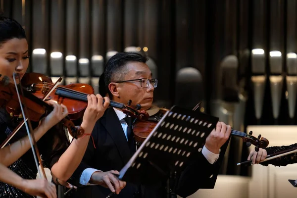 Almaty Kazajistán 2020 Concierto Orquesta Sinfónica Realización Diferentes Composiciones Escenario —  Fotos de Stock