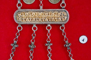 Antik Kazak ulusal mücevheri ülkenin farklı bölgelerindeki kazılarda bulundu.