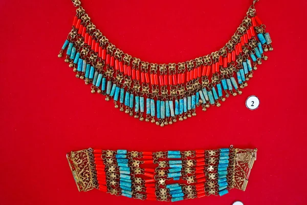 Starożytna Kazachska Biżuteria Narodowa Znaleziona Wykopaliskach Różnych Częściach Kraju — Zdjęcie stockowe
