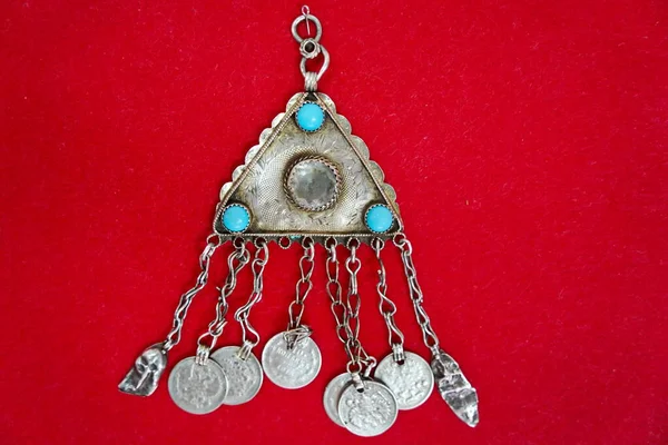 Antik Kazak ulusal mücevheri ülkenin farklı bölgelerindeki kazılarda bulundu.