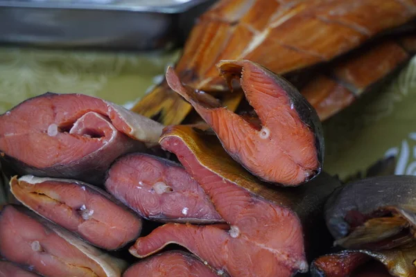 Almaty Kazakhstan 2022 Potongan Ikan Yang Dipilih Dijual Pasar Terbuka — Stok Foto
