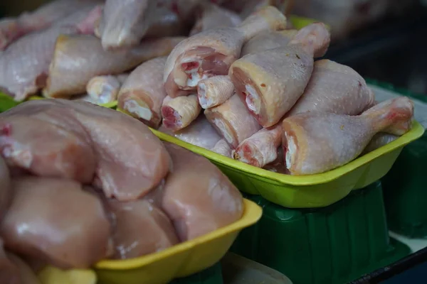 Almaty Kazakistan 2022 Vendita Carne Pollo Sul Mercato Aperto — Foto Stock