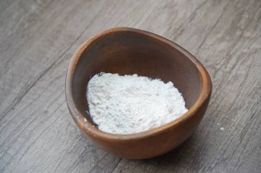 Masada bir avuç un var..