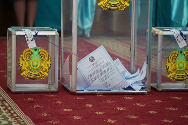 Almaty Kazakhstan 2022 Ballot Box Collecting Ballots Voting Polling Station —  Fotos de Stock