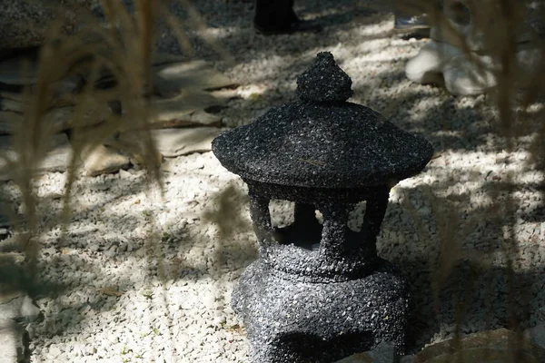 Japanese Style Stone Lanterns Garden Area — Stock Photo, Image
