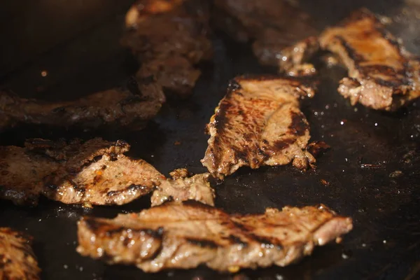 Asar Diferentes Trozos Carne Para Hamburguesas Quesadillas —  Fotos de Stock