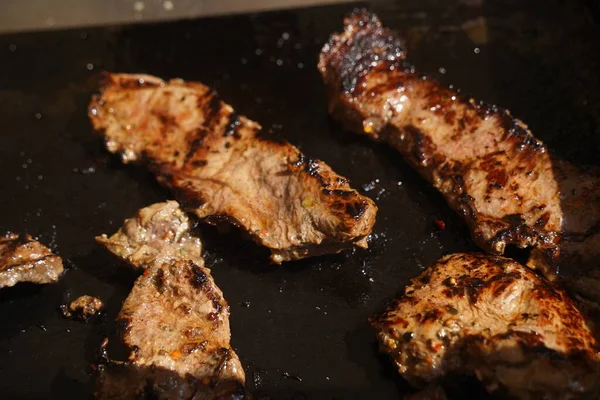 Asar Diferentes Trozos Carne Para Hamburguesas Quesadillas —  Fotos de Stock