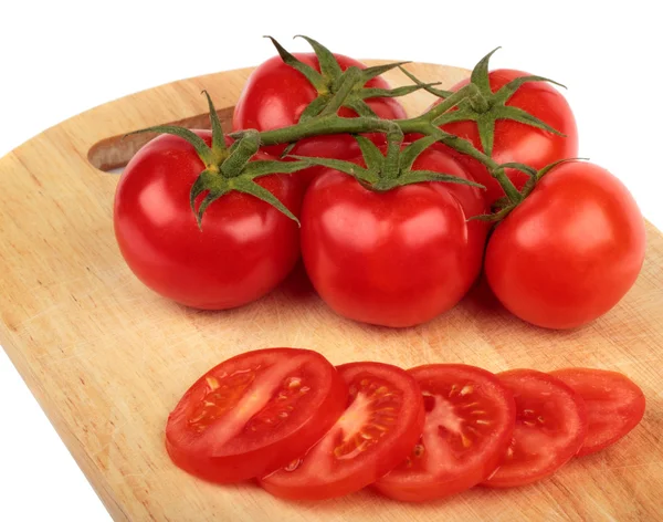 Rodajas de tomates y tomates frescos — Foto de Stock