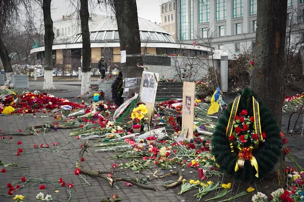 Euromaydan in Kiev. Memory of the dead Euromaydan. — Stock Photo, Image