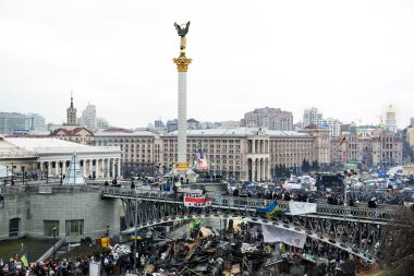 Kiev evromaydan. Barikatları içinde sokak institutskaja.