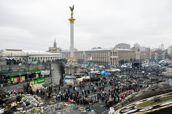 Evromaydan in Kiev. Institutskaja str. — Stockfoto