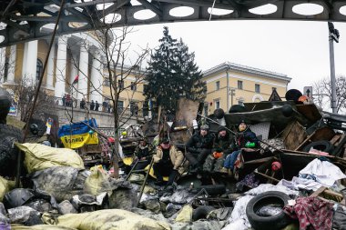 Kiev evromaydan. Barikatları içinde sokak institutskaja.