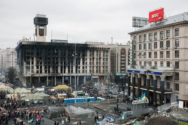 Evromaydan in Kiev. Burned House of Trade Unions. — Stock Photo, Image