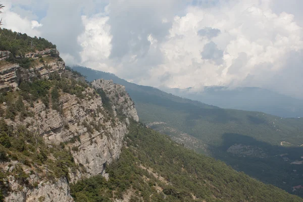 The slopes of Crimean mountains near Yalta — Zdjęcie stockowe