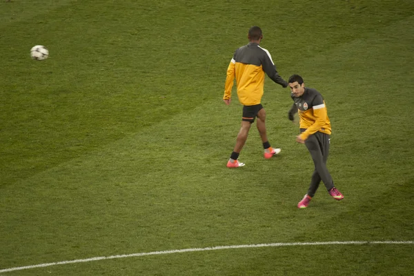 Los jugadores de Shakhtar calentando — Foto de Stock