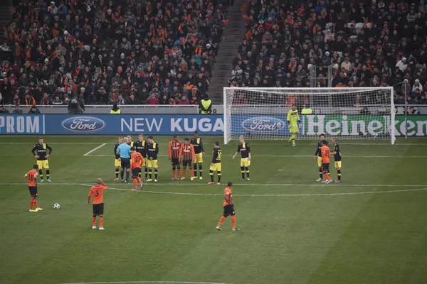 Dario Srna is preparing to punch a free-kick — Stock Photo, Image