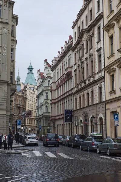 Gator och torg i Prag — Stockfoto