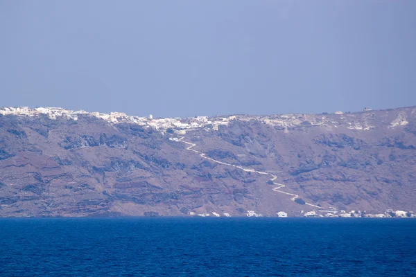 Ostrov thira (fira, Santoríni). pohled z paluby trajektu — Stock fotografie