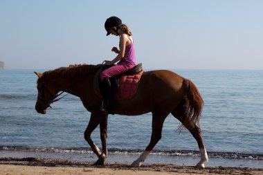 kumsalda ata tanımlanamayan binici