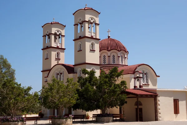 Stad kerk in georgioupolis, crete, Griekenland — Stockfoto