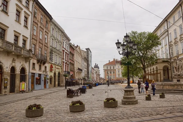 Lviv - şehir merkezi kare Pazar Meydanı — Stok fotoğraf