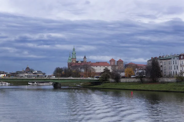 Панорама Кракова Переднем Плане Грюнвальдский Мост Через Вислу Вавельский Замок — стоковое фото