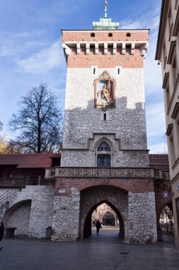 KRAKOW, POLAND - 5 Kasım 2021 St. Florian Kapısı. Krakow 'daki Florian kapısı.