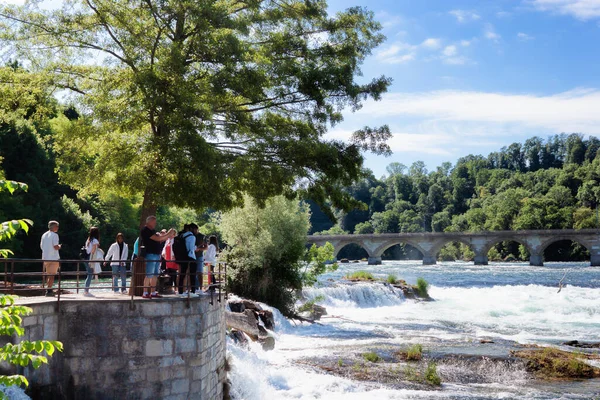 Neuhausen Rheinfall Switherland Maio 2022 Turistas Deck Observação Rheinfall Maio — Fotografia de Stock