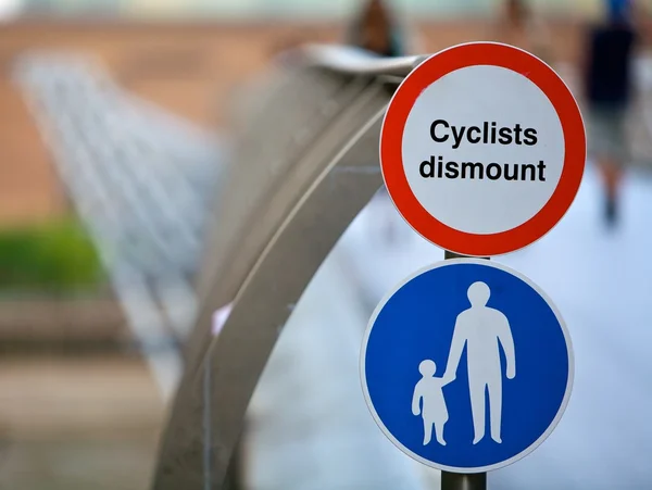 Ciclisti, cartello stradale — Foto Stock