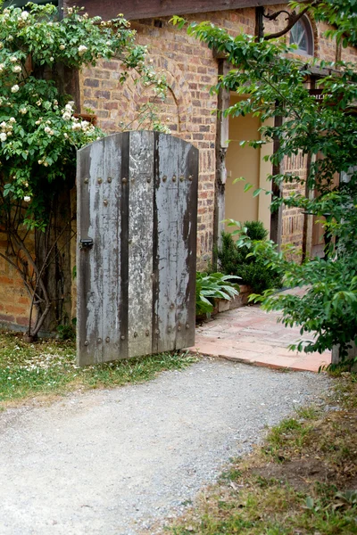 Porta de madeira velha — Fotografia de Stock