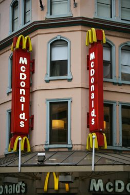 Fast Food Restoran gece