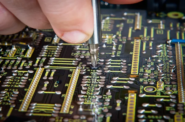 Repairing circuit board — Stock Photo, Image