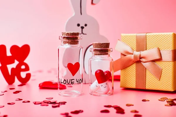 Love Medicine Love You Tablets Jars Kissing Valentine Day Love — Fotografia de Stock