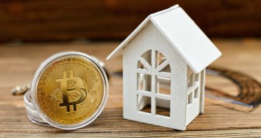 Kripto para yatırımcıları için kavramsal imaj. Bitcoins oteldeki hizmetler, kiralama, ev satın alma...