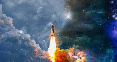 Uzay gemisi uçuşu. Yıldızlı gökyüzü ve mavi galaksiler. Uzay mekiği ve Samanyolu 'na bakın. Bu görüntünün elementleri NASA tarafından desteklenmektedir