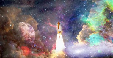 Roketler yıldızlı gökyüzünde uzaya fırlatılıyor. Roket uzay kavramına başlıyor. NASA tarafından desteklenen bu görüntünün elementleri