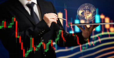 Kripto para ve yatırım. Küresel ağ ve altın bitcoin madeni para ve iş grafiği, Finansal ve Borsa 'da büyümek için tablet kullanan işadamı,