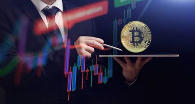 Kripto para ve yatırım. Küresel ağ ve altın bitcoin madeni para ve iş grafiği, Finansal ve Borsa 'da büyümek için tablet kullanan işadamı,