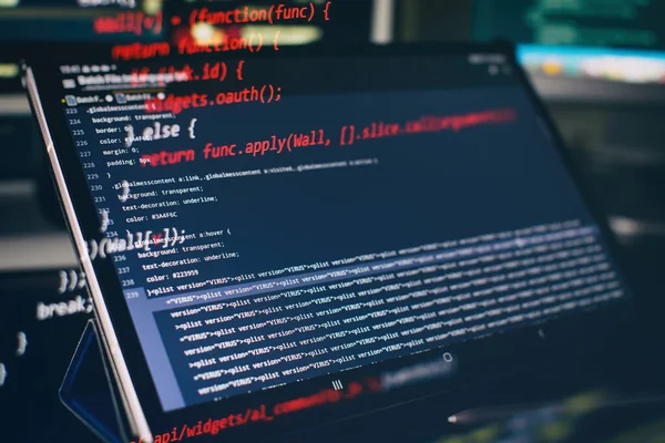Modern teknoloji. PHP sözdizimi vurgulandı. Dizüstü bilgisayarda programlama işlevleri yazılıyor. Büyük veriler ve nesnelerin interneti eğilimi.