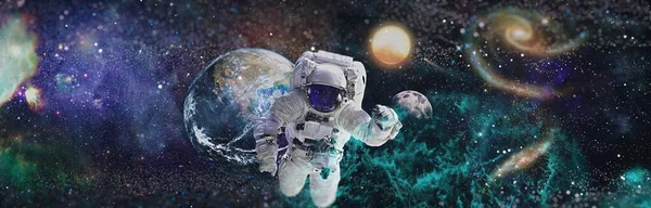 Astronaute Dans Planète Espace Haute Résolution Idéale Pour Papier Peint — Photo