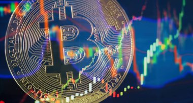 Altın bitcoins mum ile sopa grafik grafik ve dijital arka plan.