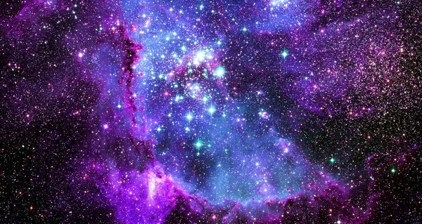 多色的外层空间 在远离地球好几光年的深空中的恒星场和星云 美国航天局提供的这一图像的要素 — 图库照片