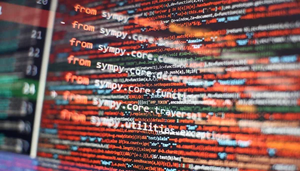 컴퓨터 스크립트 코드를 추상화 소프트웨어 개발자의 프로그래밍 스크린 소프트웨어 프로그래밍 — 스톡 사진