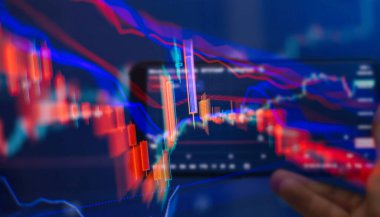 Fiyat grafiği ve göstergesi, mavi temalı ekranda kırmızı ve yeşil şamdan çizelgesi, piyasa dalgalanması, yukarı ve aşağı eğilim. Hisse senedi ticareti, kripto para birimi geçmişi.