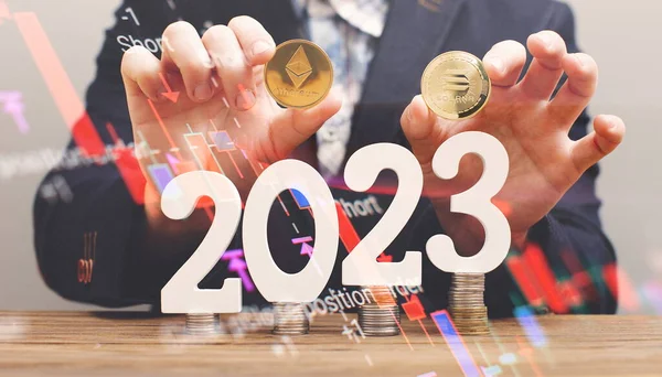 Businessman Wants Invest Ethereum Solana 2023 Increase Earnings Cryptocurrency — Stock Photo, Image