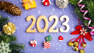 Xmas tebrik kartı. Tatil zamanı. - Mutlu yıllar. Mesaj için yer var. Yukarıdan bak, düz yat.