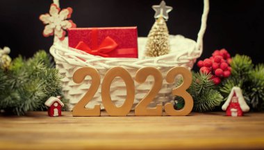 Mutlu noel kartları. Noel arkaplanı Xmas ağacı ve ışıltılı bokeh ışıkları